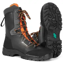 Botas de proteção HUSQVARNA, Botas de couro HUSQVARNA T-43, Botas Classic HUSQVARNA, Botas de segurança HUSQVARNA, Botas HUSQVARNA 597659443, Botas de proteção em couro HUSQVARNA T-43 tamanho 43, Botas de segurança em couro para proteção HUSQVARNA, Botas HUSQVARNA Classic para trabalho e proteção, Botas de couro resistentes HUSQVARNA T-43, Botas de proteção profissional HUSQVARNA T-43, Botas para trabalho pesado HUSQVARNA, Botas de couro para proteção em obras, Botas HUSQVARNA anti-escorregamento, Botas para proteção no campo HUSQVARNA, Botas de proteção para atividades florestais